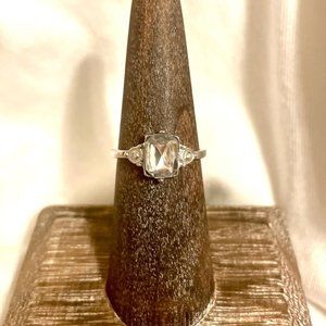 Gorgeous Solitaire Ring - Square Cut